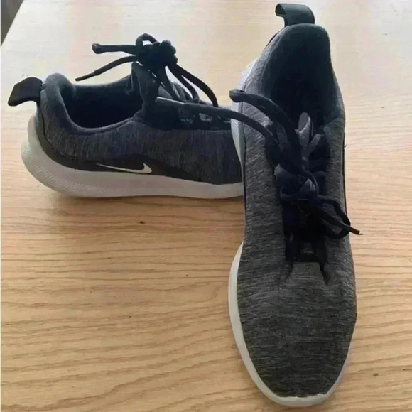 Nike Viale Running Shoe 6.5Y - Picture 2 of 8